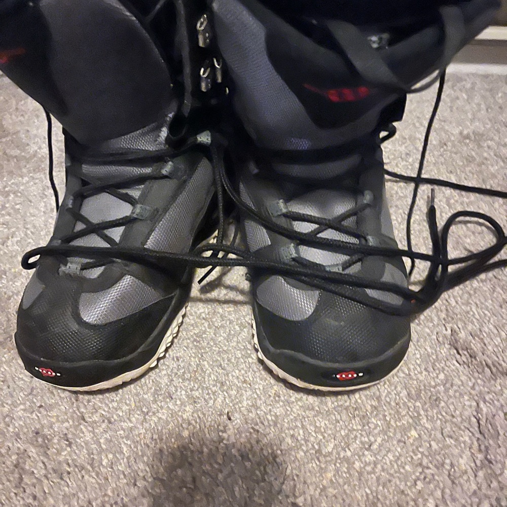 Snowboard boots - size 8.5 men’s / 10 women’s